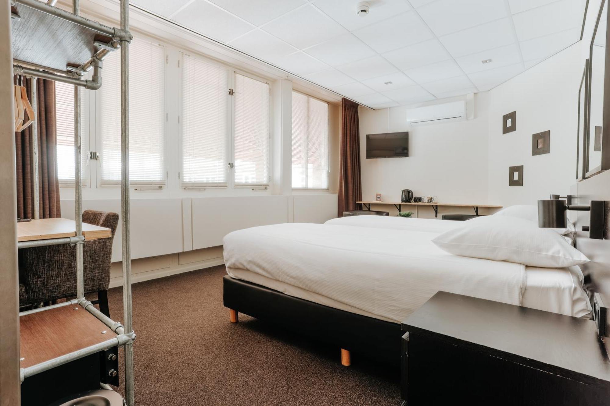 Queen Hotel Eindhoven Luaran gambar