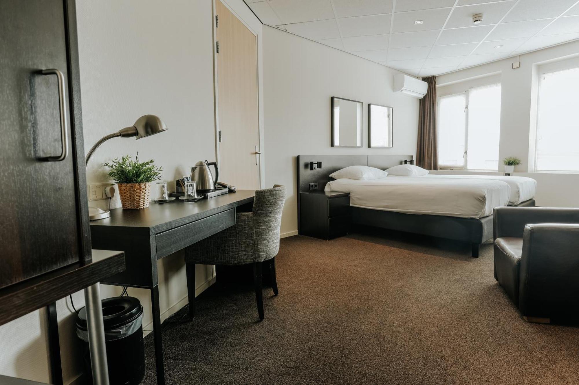 Queen Hotel Eindhoven Luaran gambar