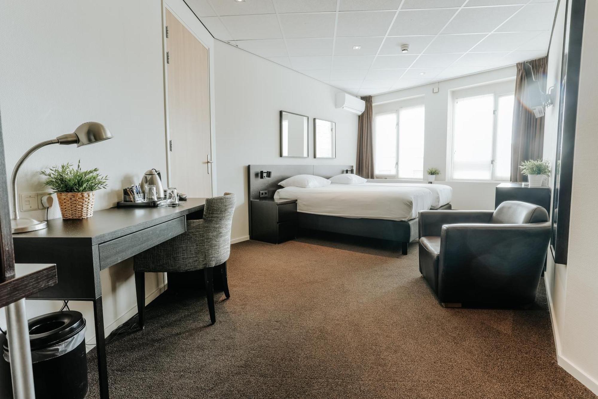 Queen Hotel Eindhoven Luaran gambar